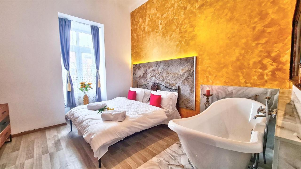 Апартаменты Royal Mansion In Unirii Square Клуж-Напока Экстерьер фото